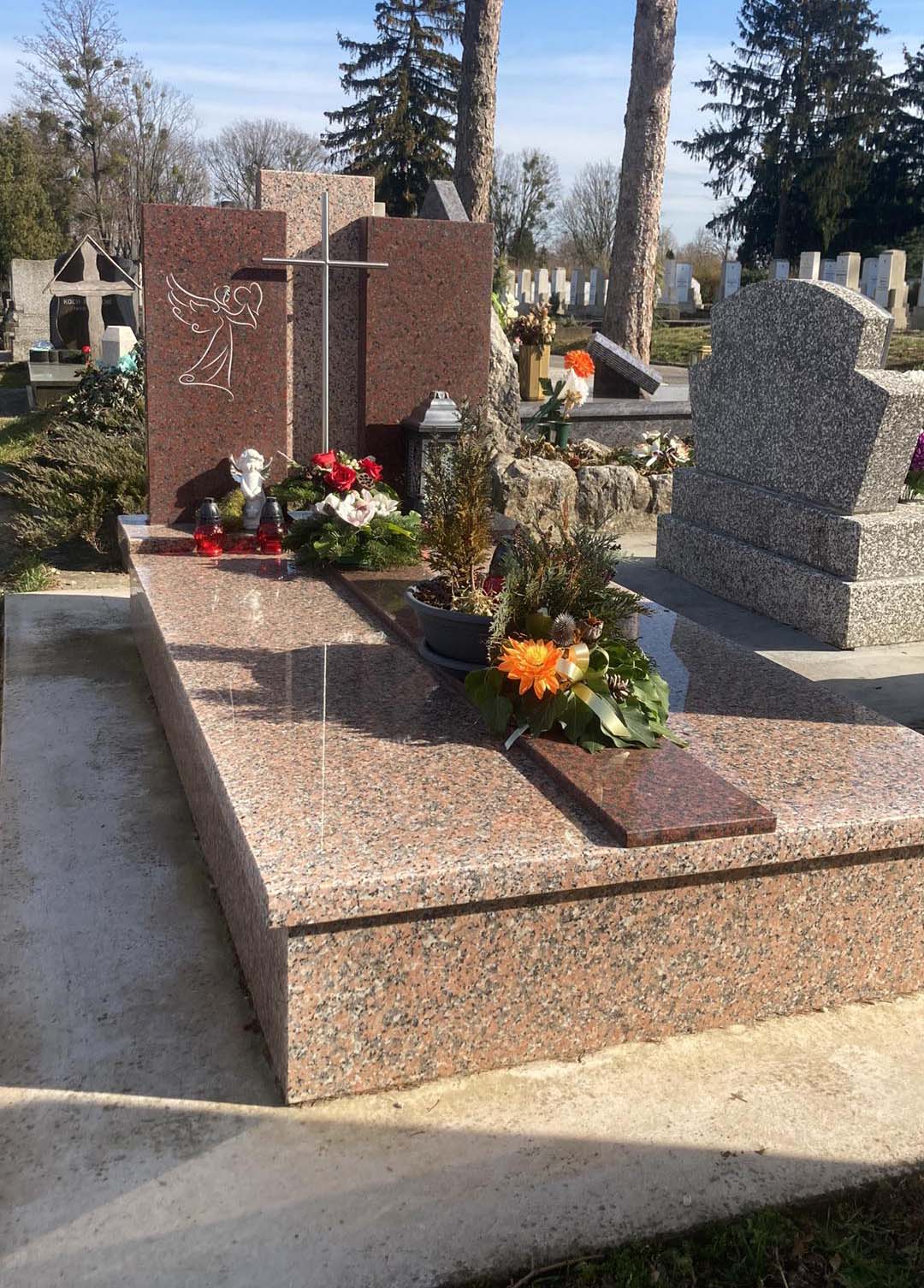 Síremlék – Egyszemélyes síremlék – Gránit